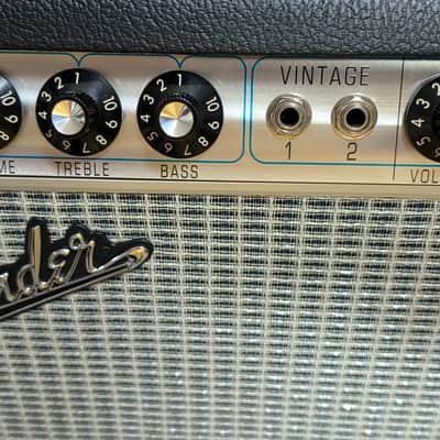 Mint Fender ’68 Custom Deluxe Reverb – Only 2–3 Hours – Cover & Unused Footswitch image 3