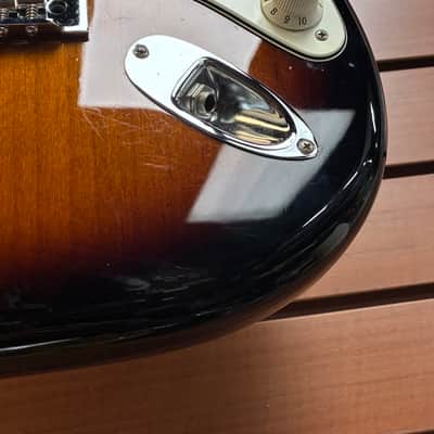 Fender American Special Stratocaster with Maple Fretboard in 2-Color Sunburst 2012 w/Lightweight Case image 6