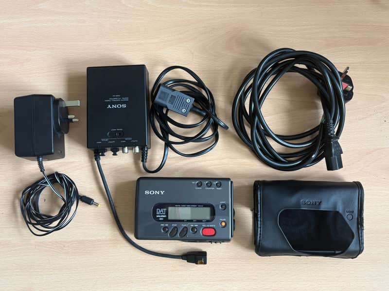 Sony TCD-D7 DAT Recorder + RMR-D3 Digital I/O image 1