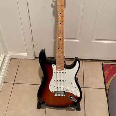 2021 Fender Stratocaster Mex 75th Anniversary Sunburst image 3