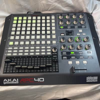 Akai APC40 2010s - Black image 1