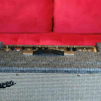 Supro 1965 697T / S6497 Combo Tremolo Valco Thunderbolt 1x15 Combo Guitar amplifier - With Original Jensen Speaker image 8
