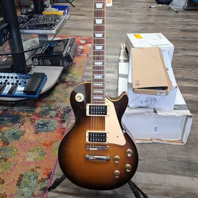 Aria Leopard 1976-78 - Brown burst image 2
