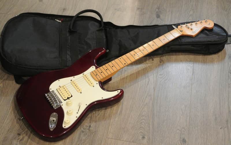 1996 Made in Korea Fender Squier Stratocaster- Gold Logo, V Prefix
