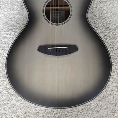 Breedlove Discovery S Concert Satin Spruce-Mahogany HB Guitar in Ghost Burst image 6