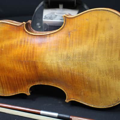An Antique Unmarked Antonius Stradivarius Model Full Size 4/4 Violin, Bow & Case   # 17 V image 4