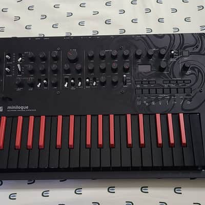 Korg Minilogue Bass Synthesizer w/original box image 2