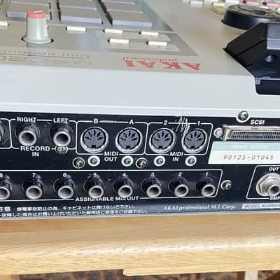 Akai MPC2000XL MIDI Production Center 2000 - 2005 - Grey image 4