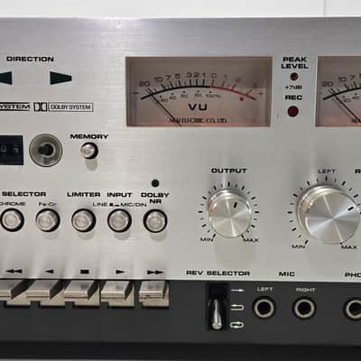 Akai GXC-730D 1976-1979 - Wood case silver face image 3