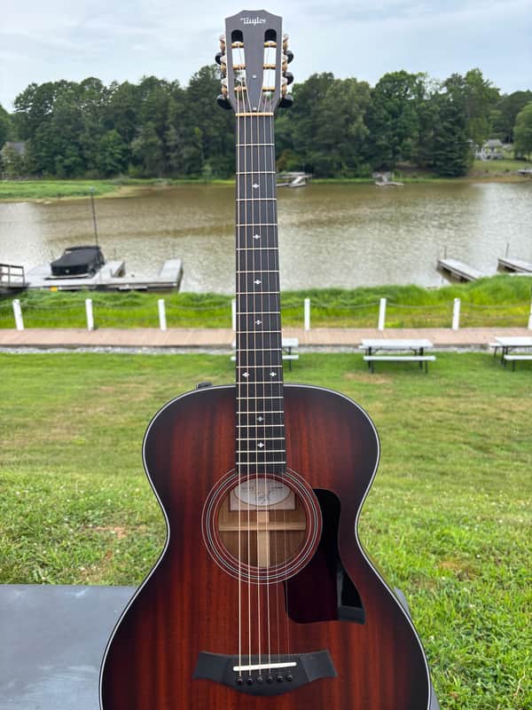 Taylor 322e 12-Fret