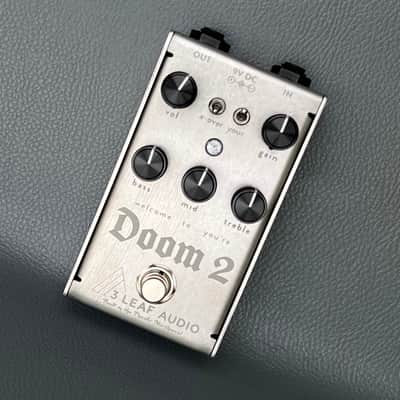 3Leaf Audio Doom 2 Gray 2024 (fluorescent mat white, monochrome) image 3