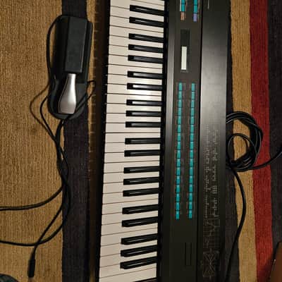 Yamaha DX7 Programmable Algorithm Synthesizer 1983 - 1987 - Black