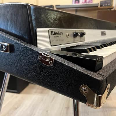 Rhodes Mark I Stage 73-Key Electric Piano 1975 - 1979 - Black Rounded Top image 12