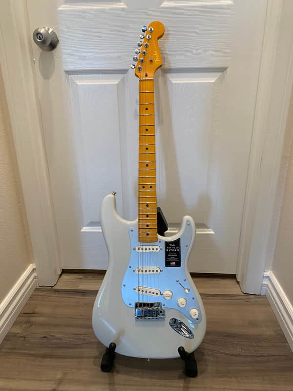 Fender American Ultra II Stratocaster