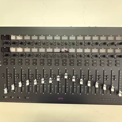 Avid S3 Control Surface and Dock S3 2020 - black image 2
