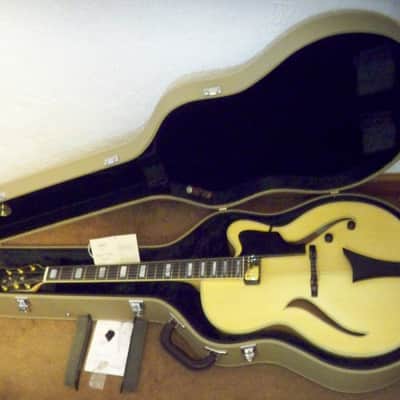2002 Blonde Hofner Jazzica Custom 6 Lb Collectors Mint Condition image 1