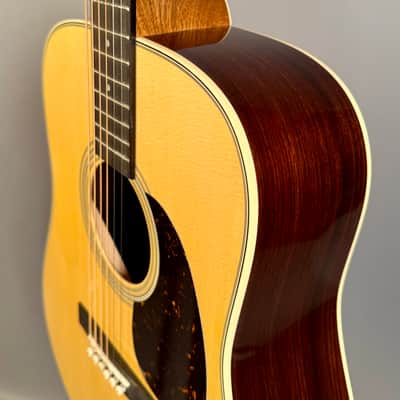 Martin D-28 Standard - Natural image 10