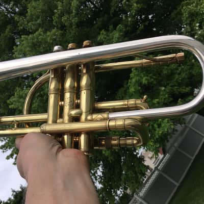 BLOW OUT DEAL KING SILVERTONE CORNET 1949 STEARLING SILVER MARKED  GREAT valves LOVELY GREAT YR. PLAYER need some attention image 6