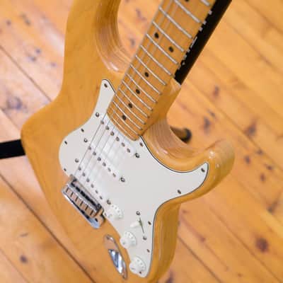 Fender American Stratocaster - Natural Ash 2001 image 5