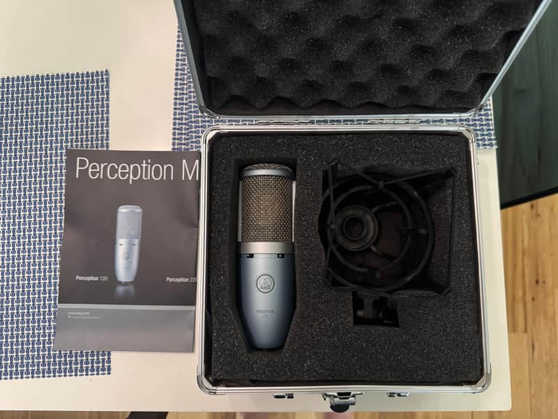 AKG Perception 220
