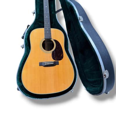 Martin Standard Series D-28 2022 B stock image 8