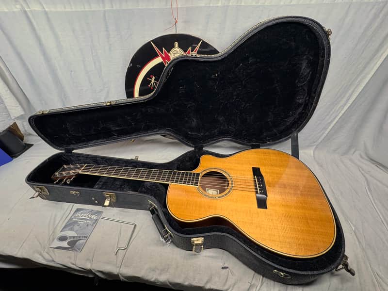 Larrivee 05 Select Series OMV-05 omv05 Single Cutaway Acoustic Guitar with Case -- *Split in Top / Cracks* image 1