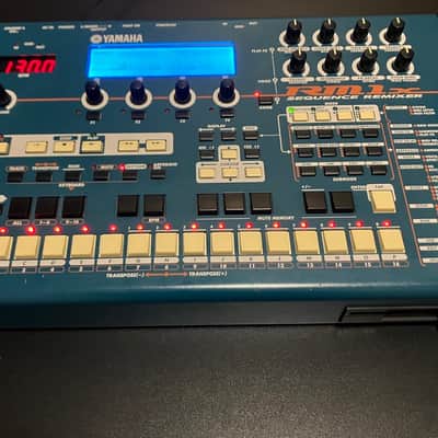 Yamaha RM1x Sequence Remixer 2000s - Blue