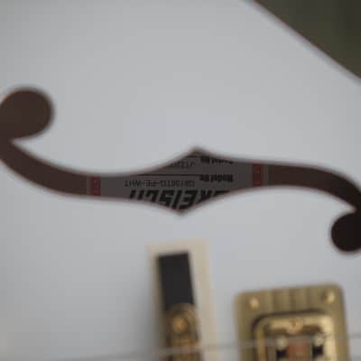 Gretsch G6136TG Players Edition Falcon™ Hollow Body with String-Thru Bigsby® and Gold Hardware - White image 10