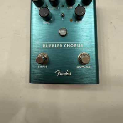 Fender Bubbler Analog Chorus Guitar Effect Pedal + Box image 2