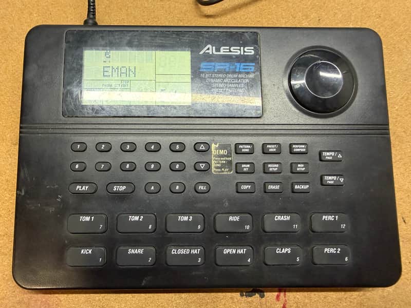 Alesis SR-16 Drum Machine 90s - Black image 1