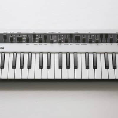 Yamaha Reface CS Mini Mobile Keyboard  -White