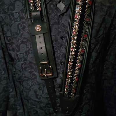 Well-Hung "Showstoppah!" 3-1/4" wide padded leather and beaded Class Act Guitar Strap image 4