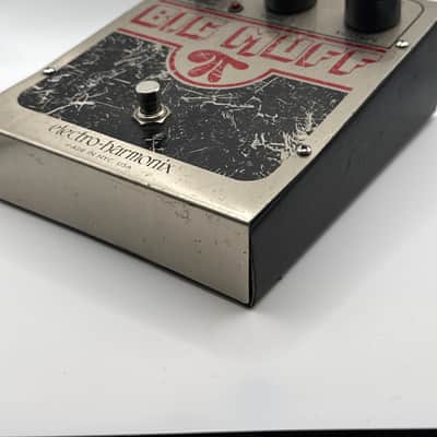 Electro-Harmonix Big Muff Pi 2000 - Present - Silver / Black / Red image 3