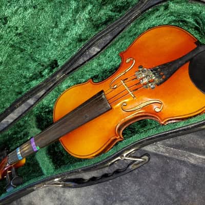 Suzuki Model 220 (1/10 Size) Violin, Japan, 1979 with case & bow image 7