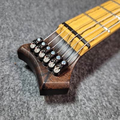 Barlow Guitars Osprey Hybrid Headless 2021 Hybrid Burl/Zirocote/Pale Moon Ebony image 8