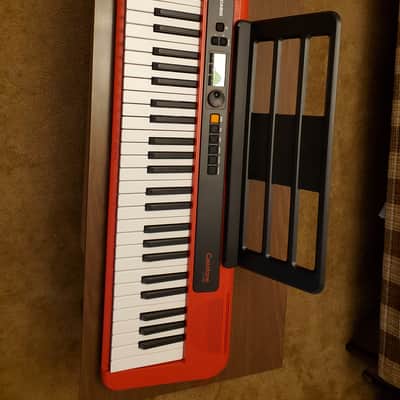 Casio CT-S200 Casiotone 61-Key Portable Keyboard 2010s - Red