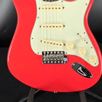 Fende 0170250840 Limited Eddition American Vintage II 61 Stratocaster Electric Guitar, RW, Fiesta Red image 1
