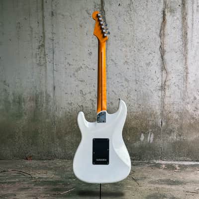 American Ultra Stratocaster - Arctic Pearl with Rosewood Fretboard - MINT image 2