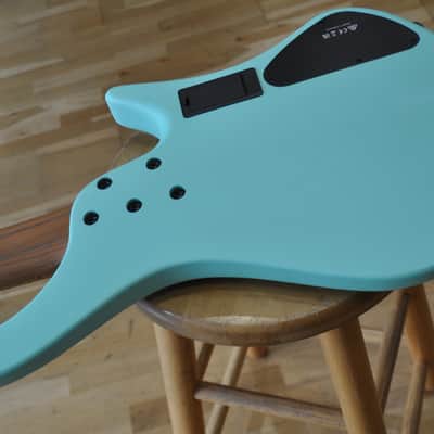 IBANEZ EHB1005MSL SFM Sea Foam Green Matte / 5-String Multi Scale / EHB Ergonomic Headless Bass Series / EHB1005MSL-SFM / I230711714 image 11