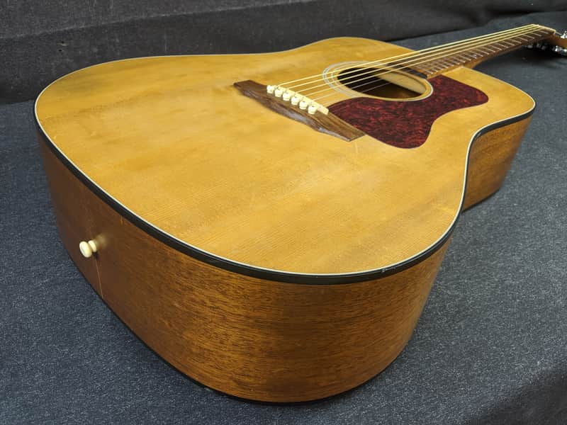GUILD True American DV4.VSAビンテージ 1994 Guild D4-NT True American Dreadnought Acoustic Guitar Natural