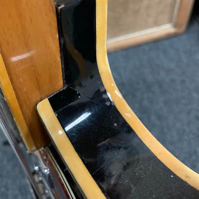 Royal Artist  Bass 60’s Red Sunburst image 11