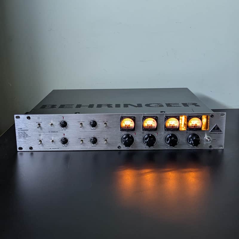 Behringer T1953 Tube Ultragain Preamp Studio Rack Unit Bild 1