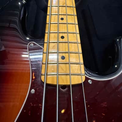 Fender American Professional II Jazz Bass 2023 - 3-Color Sunburst image 17