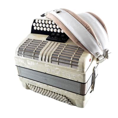 Hohner Studio II Button Accordion, Top German Made MMM Accordion, Serviced - Excellent Condition + Brand New Straps image 2