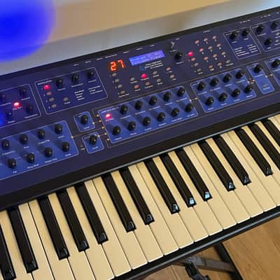 Dave Smith Instruments Poly Evolver 61-Key 4-Voice Polyphonic Synthesizer 2005 - 2011 - Blue with Wood Sides Bild 4