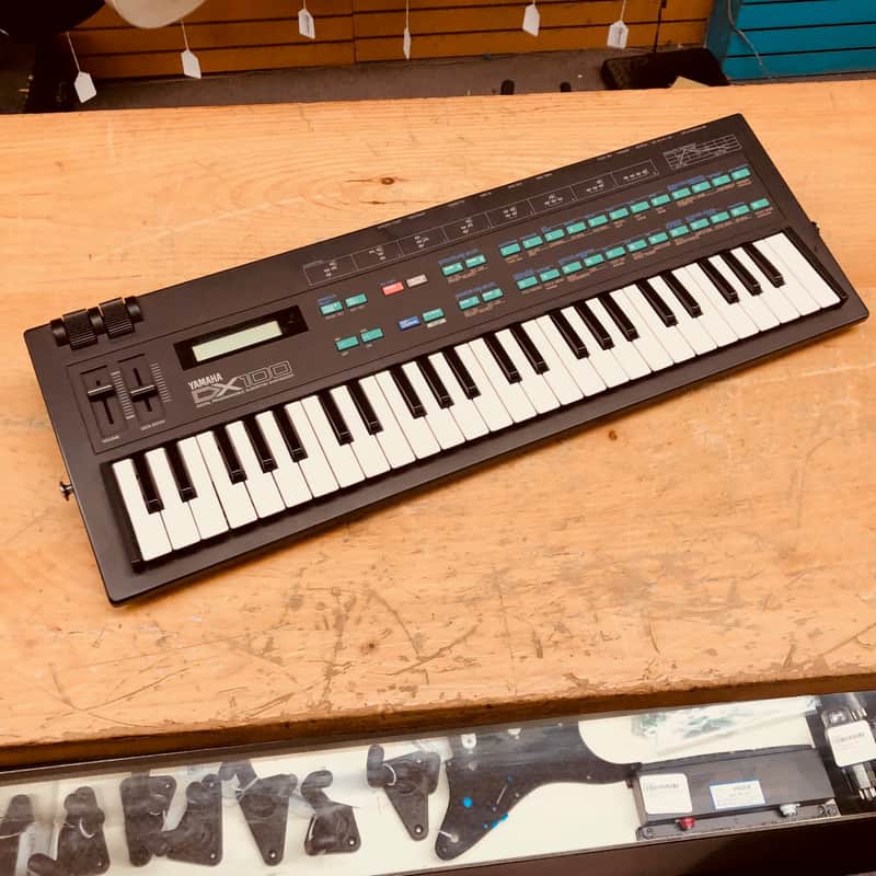 Yamaha DX100 FM Synthesizer