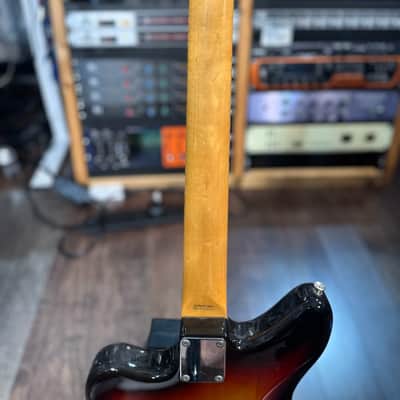 Fender Jaguar 1997-2008 - 3 tone sunburst image 9