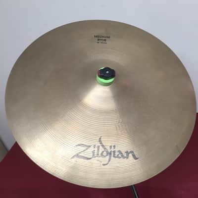 Zildjian 18" A Series Medium Ride Cymbal 1982 - 2005 - Traditional image 3
