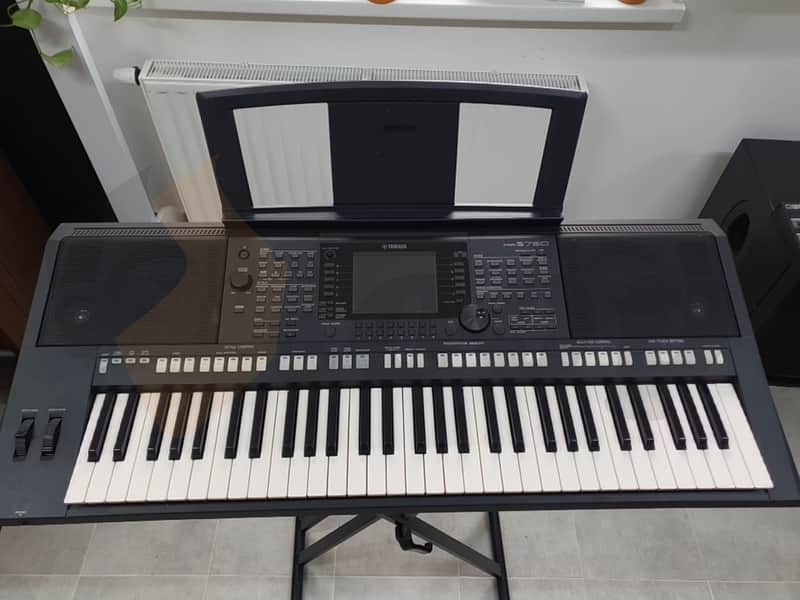 Yamaha PSR-S750 image 1