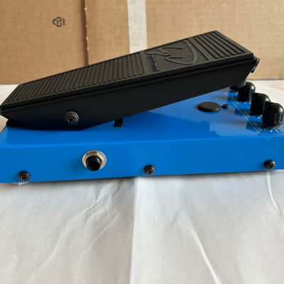 George Dennis Tremolo Volume pedal Optical Control 90s - Blue Czech made in Excellent Condition image 8